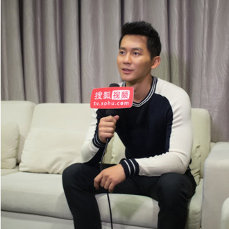 李晨参加综艺变身蓝球运动员