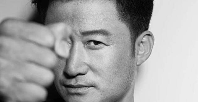 吴京腿伤从长津湖拖到水门桥，拍摄《攀登者》中途还到国外做手术
