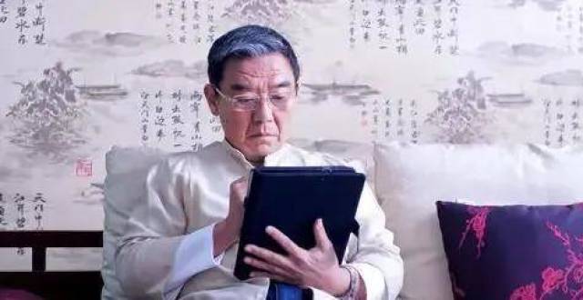 全网最火爆老爷子，居家隔离动态更新不停，被网友调侃是不是疯了