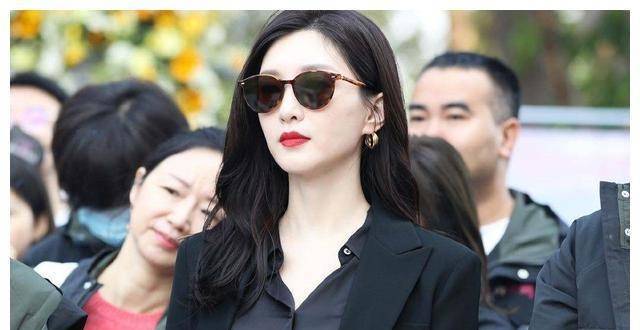 女士的法则：狗血的桥段，浮夸的演技，一部严重脱离现实的尴尬剧