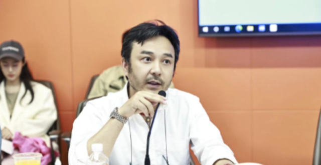 湖南卫视主持人内部会议曝光，何炅汪涵素颜露面，谢娜吴昕被排外